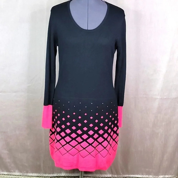 CHARLIE PAIGE Pink and Black Geometric Sweater Dress Size SP - Picture 1 of 8